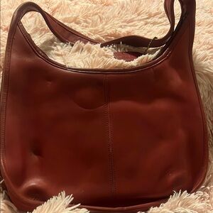 Elegant Red Leather Shoulder Bag